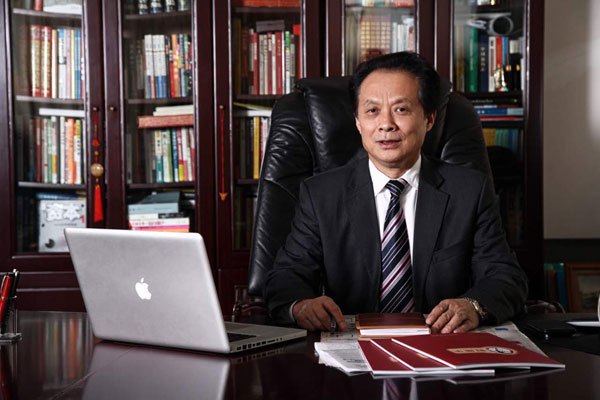 全國人大代表、好醫生藥業集團董事長耿福能